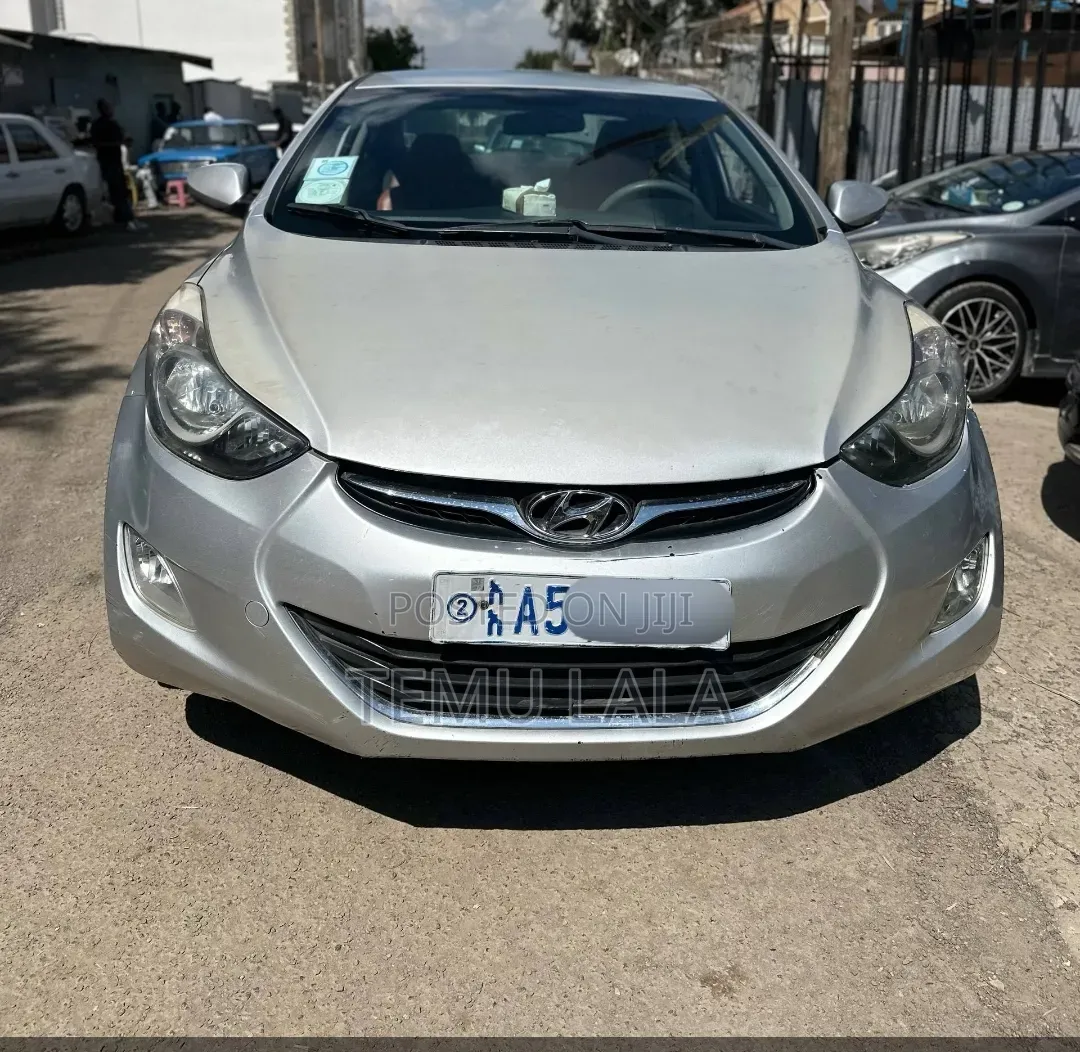 Hyundai Elantra 2013 Silver