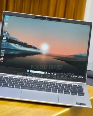 New Laptop HP Elitebook 830 G11 16GB Intel Core Ultra 7 SSD 512GB