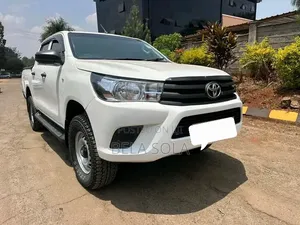 Toyota Hilux 2019 White