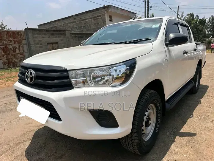 Toyota Hilux 2019 White