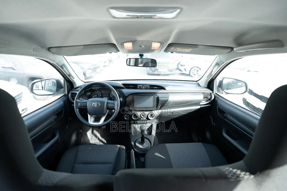 Toyota Hilux 2019 White