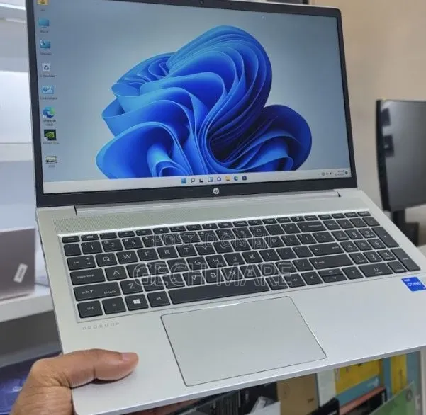 New Laptop HP ProBook 440 G8 16GB Intel Core i7 SSD 512GB