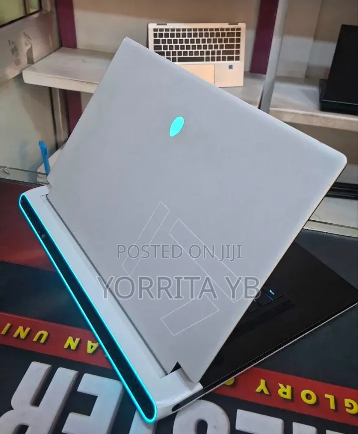 New Laptop Alienware X17 R2 16GB Intel Core i7 SSD 512GB