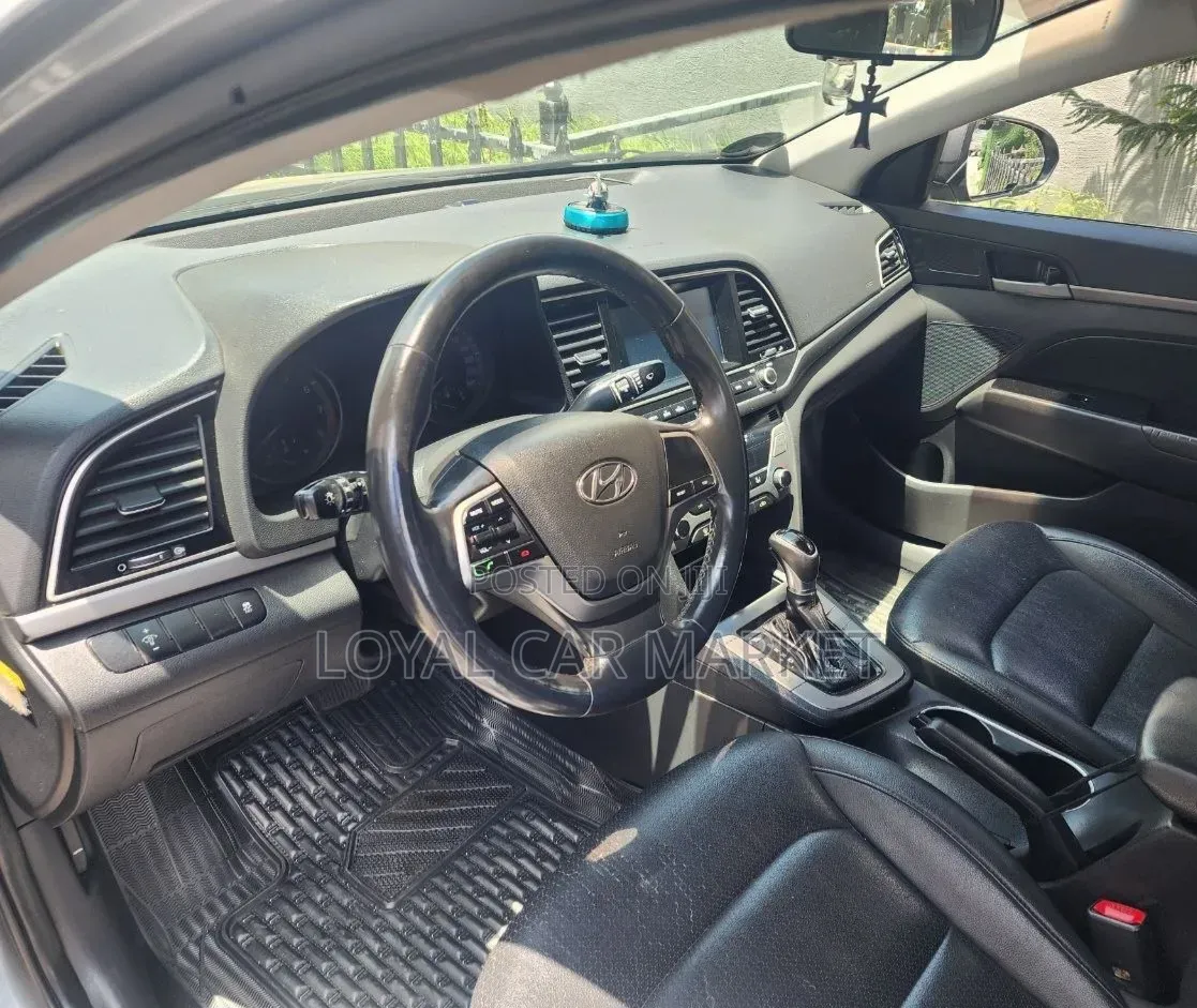 Hyundai Avante 2017 Gray