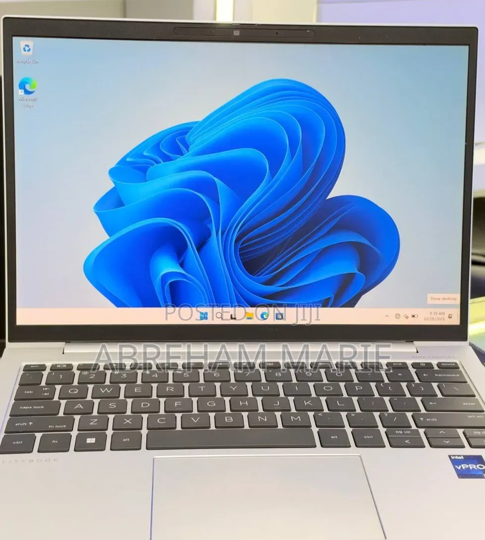 New Laptop HP EliteBook 830 G9 16GB Intel Core i5 SSD 512GB