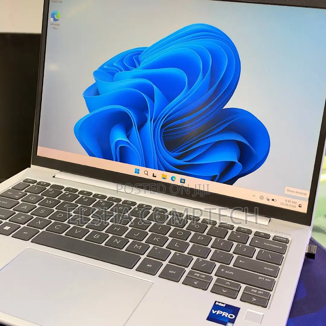 New Laptop HP EliteBook 830 16GB Intel Core i5 SSD 512GB