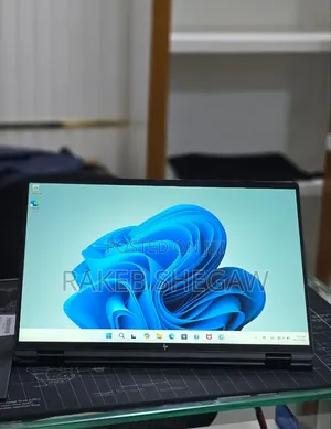 New Laptop HP OmniBook X Flip 16" 16GB Intel Core i7 SSD 1T