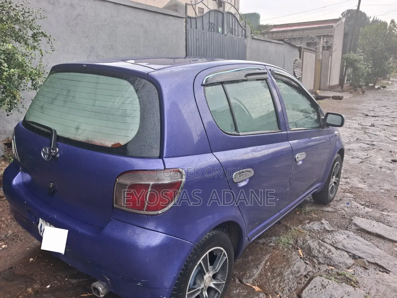 Toyota Vitz 2001