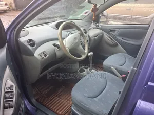 Toyota Vitz 2001