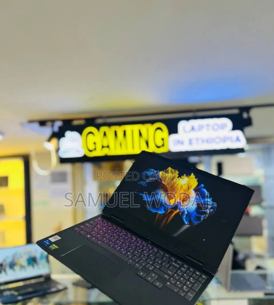 New Laptop Lenovo LOQ 15ARP9 16GB Intel Core i5 SSD 512GB