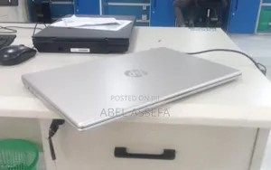 New Laptop HP 15-fd0290ns 16GB Intel Core i5 SSD 512GB
