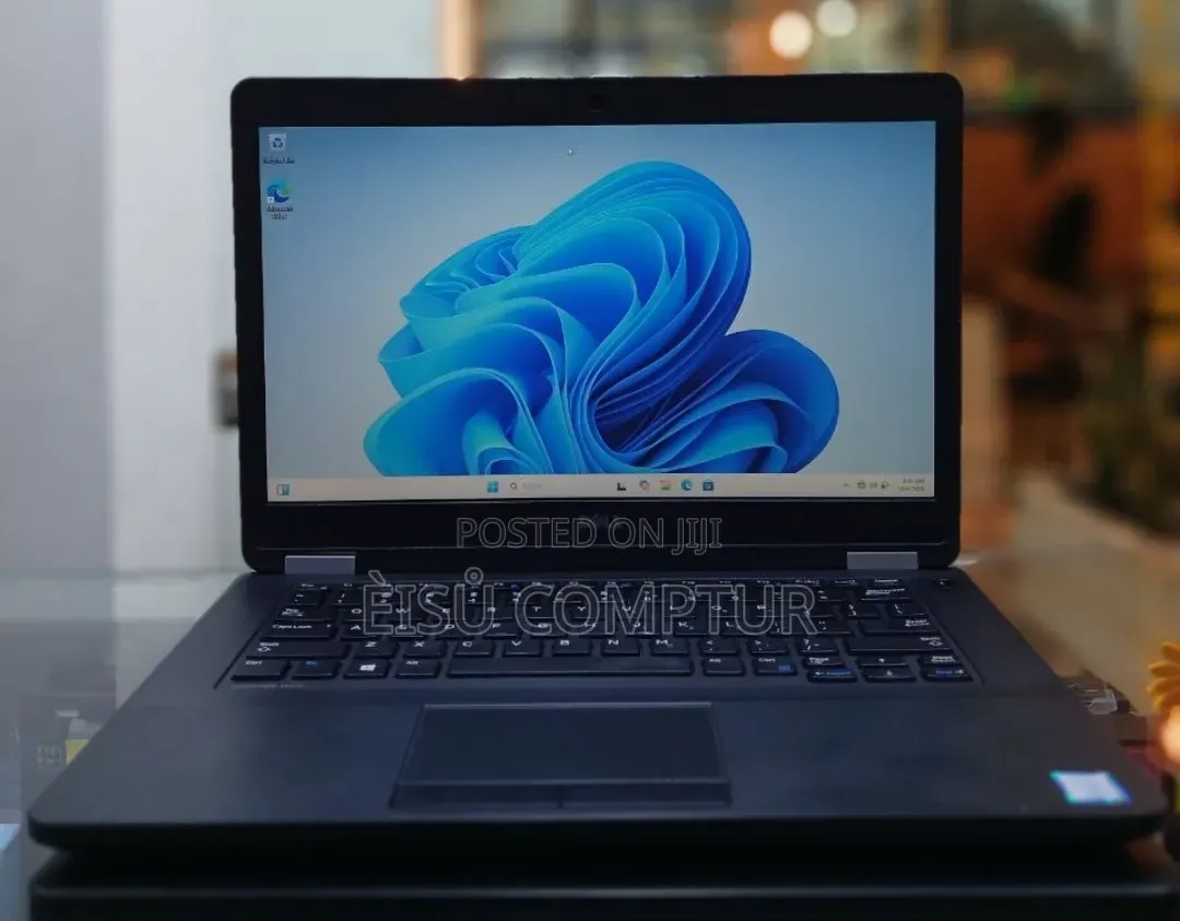 New Laptop Dell Latitude 14 E5470 4GB Intel Core i3 SSD 500GB