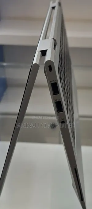New Laptop HP EliteBook 830 G8 16GB Intel Core i7 SSD 512GB