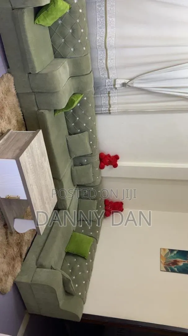 ሶፋ (Couch)