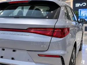 New BYD E2 43 kWh 94 hp FWD 2024 Gray