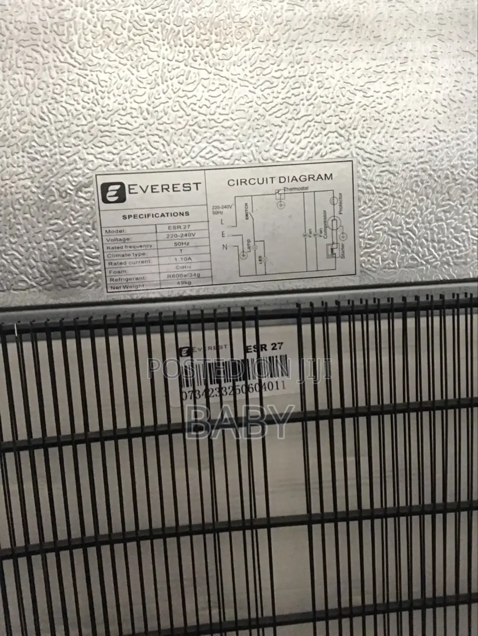 Everest Displays Fridge