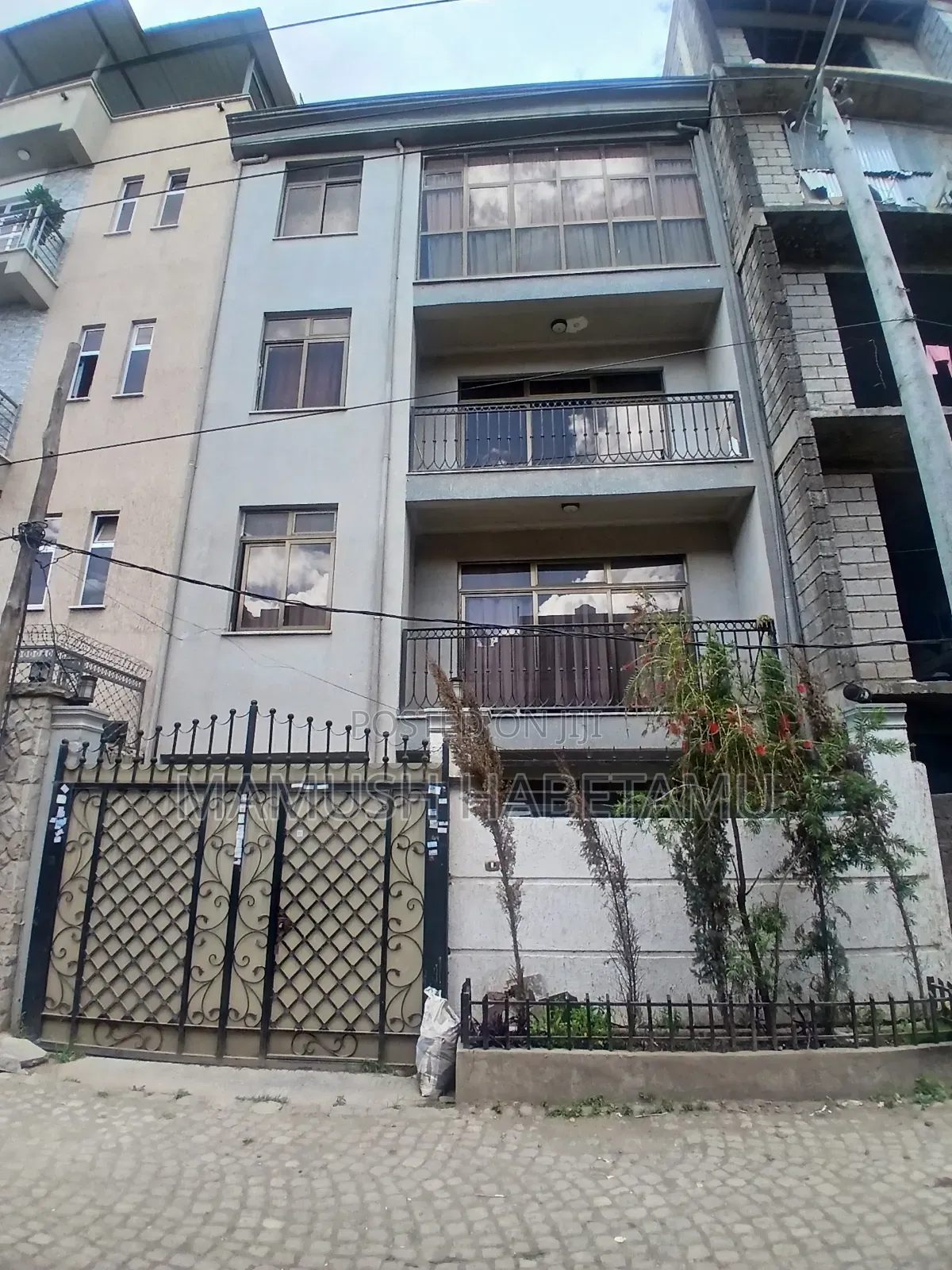 Furnished 6bdrm House in 94ማህበር G+3, Nifas Silk-Lafto for sale