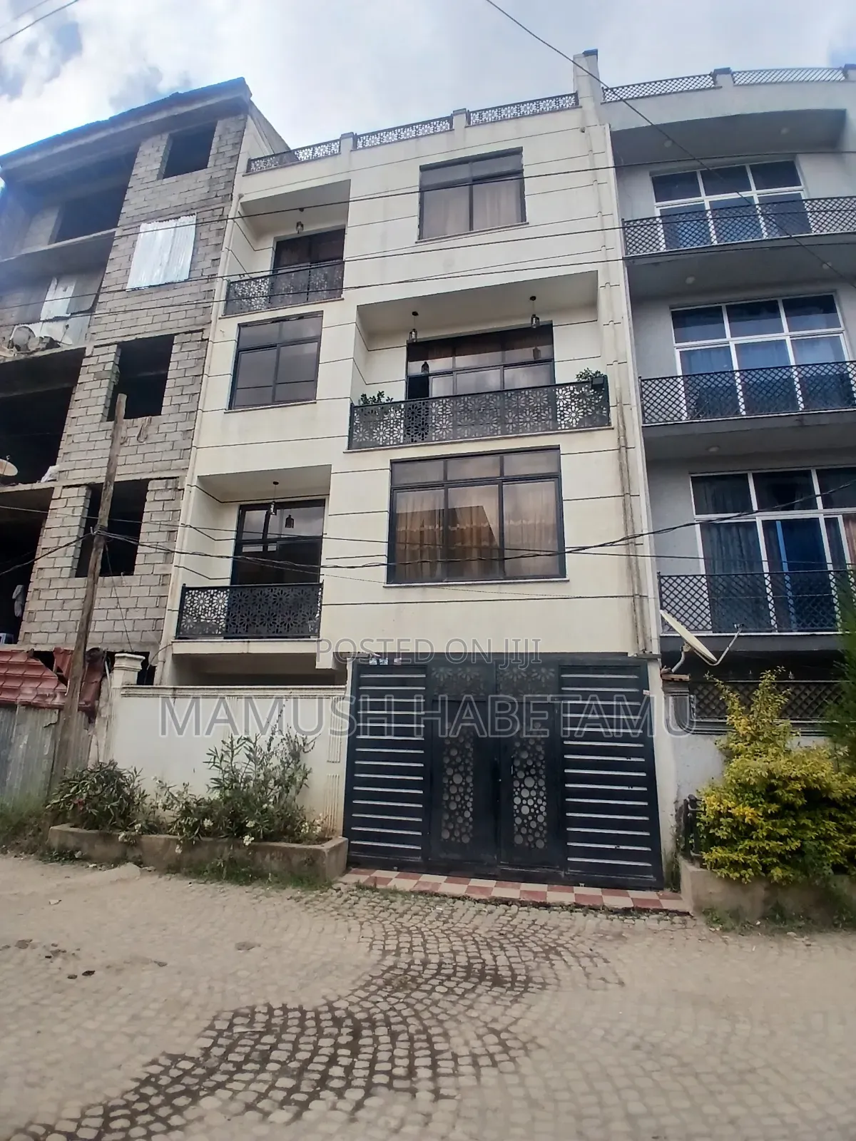 Furnished 6bdrm House in ጋርመንት 94ማህበር, Nifas Silk-Lafto for sale
