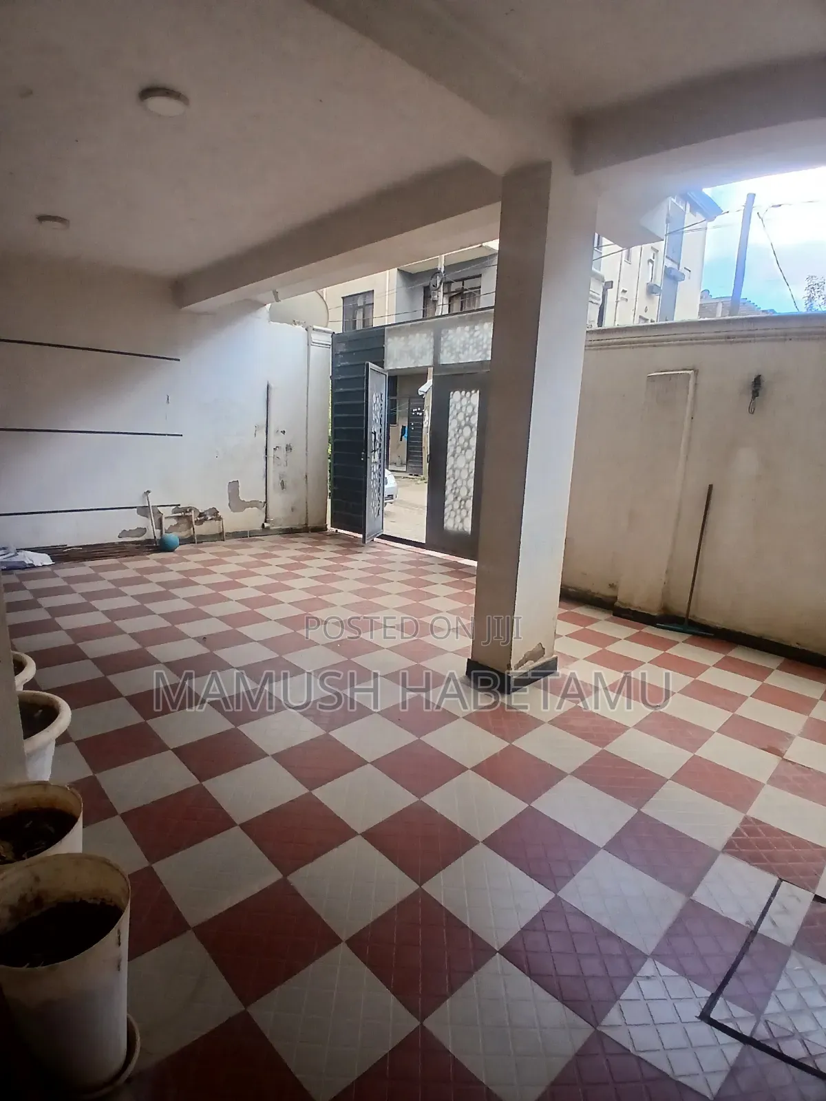 Furnished 6bdrm House in ጋርመንት 94ማህበር, Nifas Silk-Lafto for sale