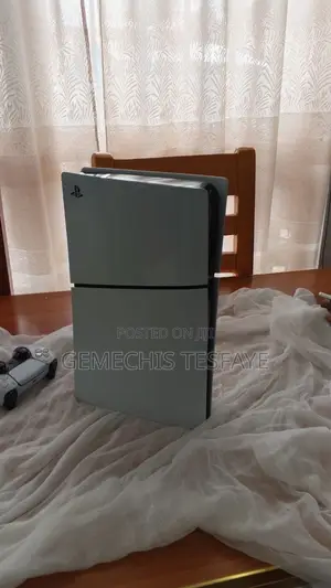 PS5 Slim Console (Disc Version) - 1TB With Controller
