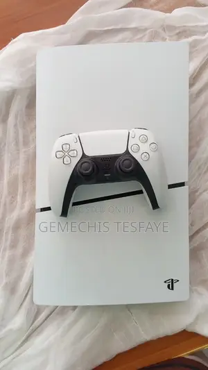 PS5 Slim Console (Disc Version) - 1TB With Controller