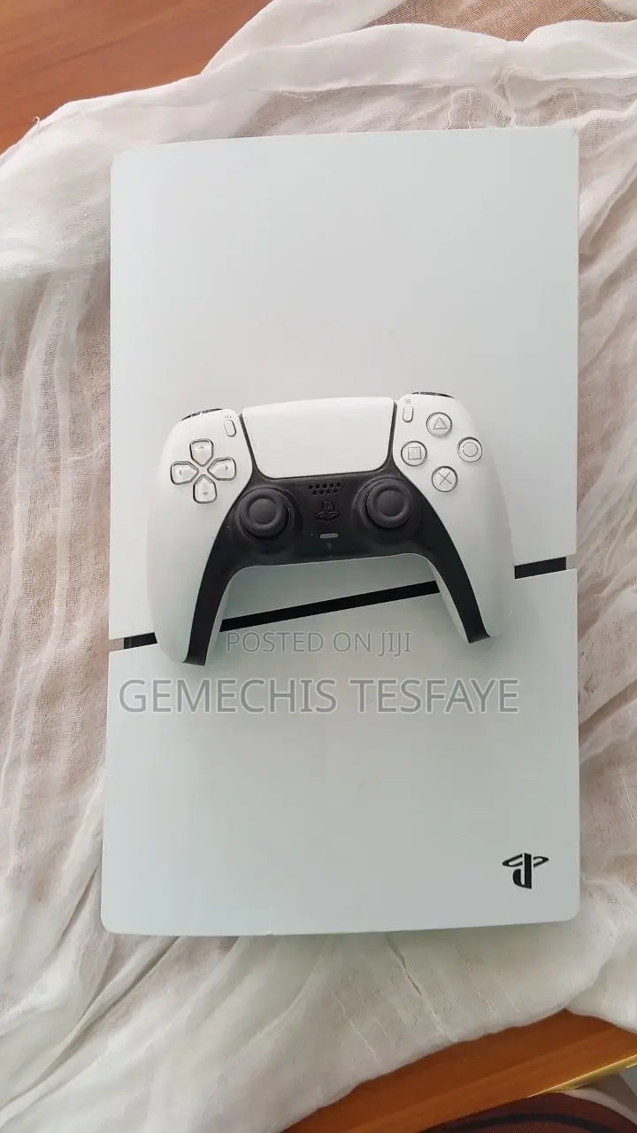 PS5 Slim Console (Disc Version) - 1TB With Controller