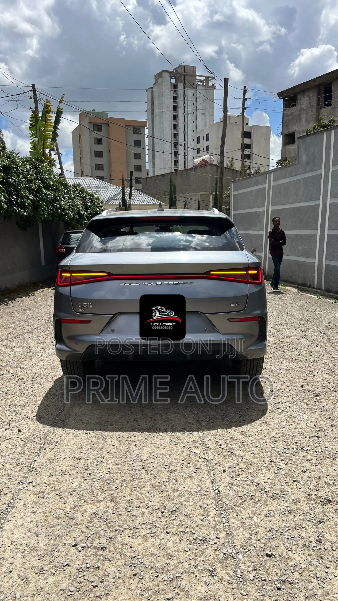 BYD E2 43 kWh 94 hp FWD 2024 Silver