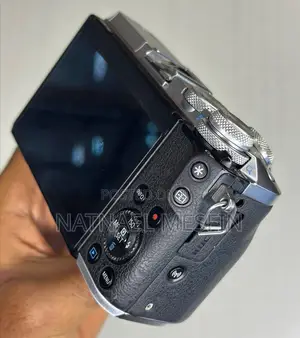 Canon EOS M6 Mirrorless Digital Camera