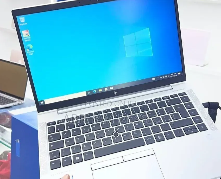 New Laptop HP 16GB AMD Ryzen 5 SSD 512GB