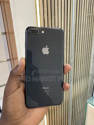 Apple iPhone 8 Plus 64 GB Black