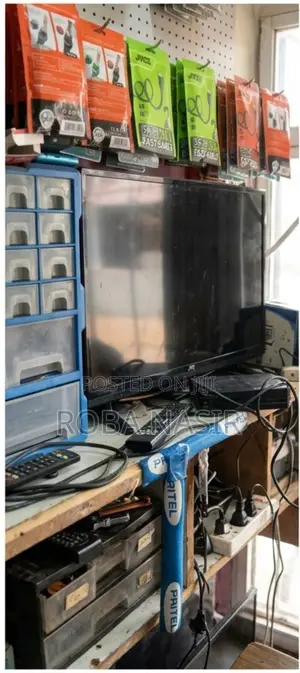 24 Inch-Smart TV
