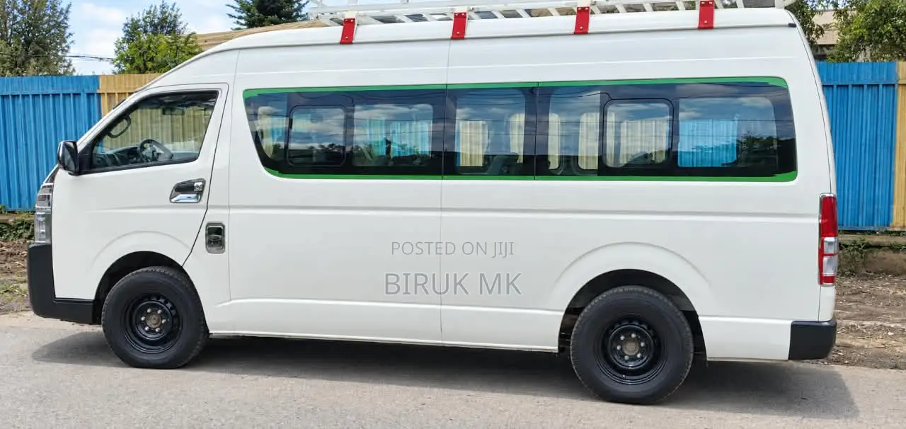 Toyota HiAce 2014 White