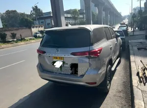 Toyota Fortuner 2.8 D RWD 2023 Silver