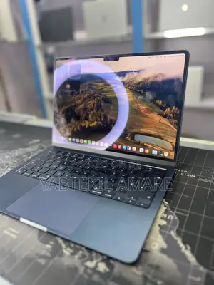 New Laptop Apple MacBook Air 2022 M2 16GB Apple M2 SSD 500GB
