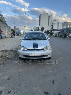 Toyota Platz 2001 Silver