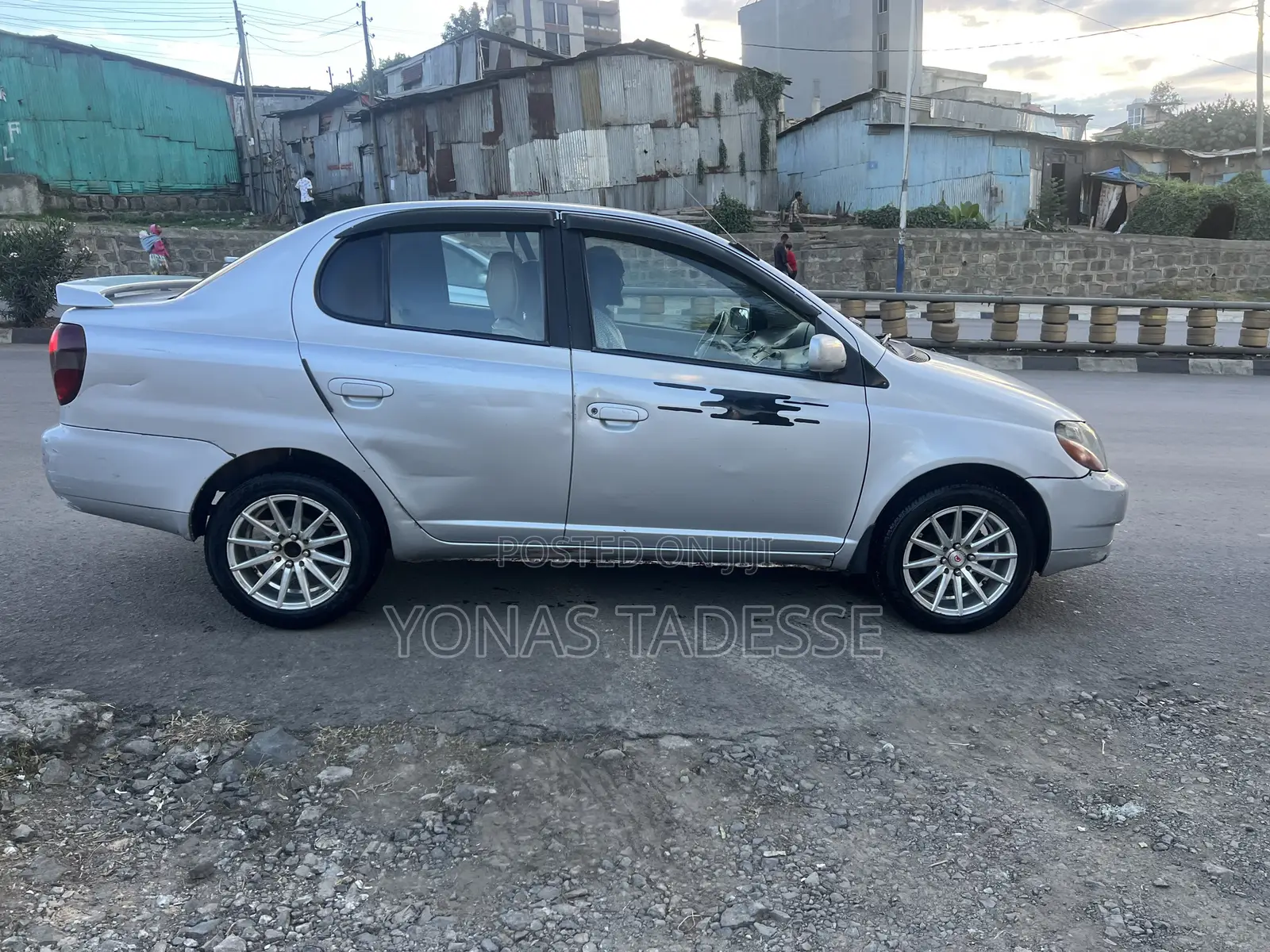 Toyota Platz 2001 Silver