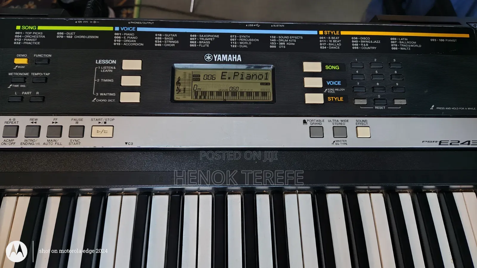 Yamaha Keyboard E243
