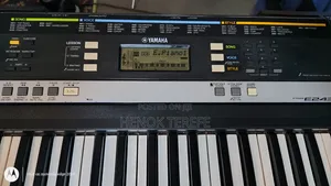 Yamaha Keyboard E243