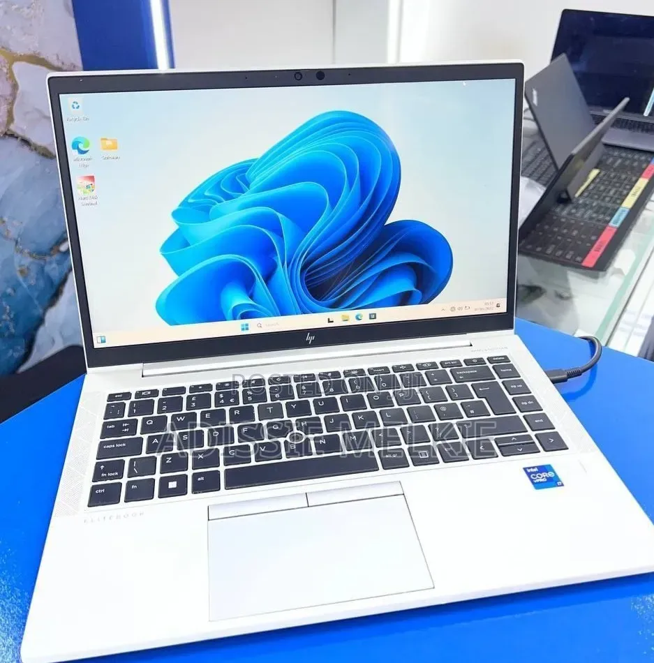 New Laptop HP EliteBook 840 G7 16GB Intel Core i7 SSD 512GB