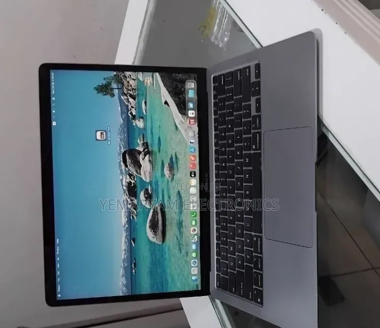 New Laptop Apple MacBook Air 2020 M1 8GB Apple M1 SSD 256GB