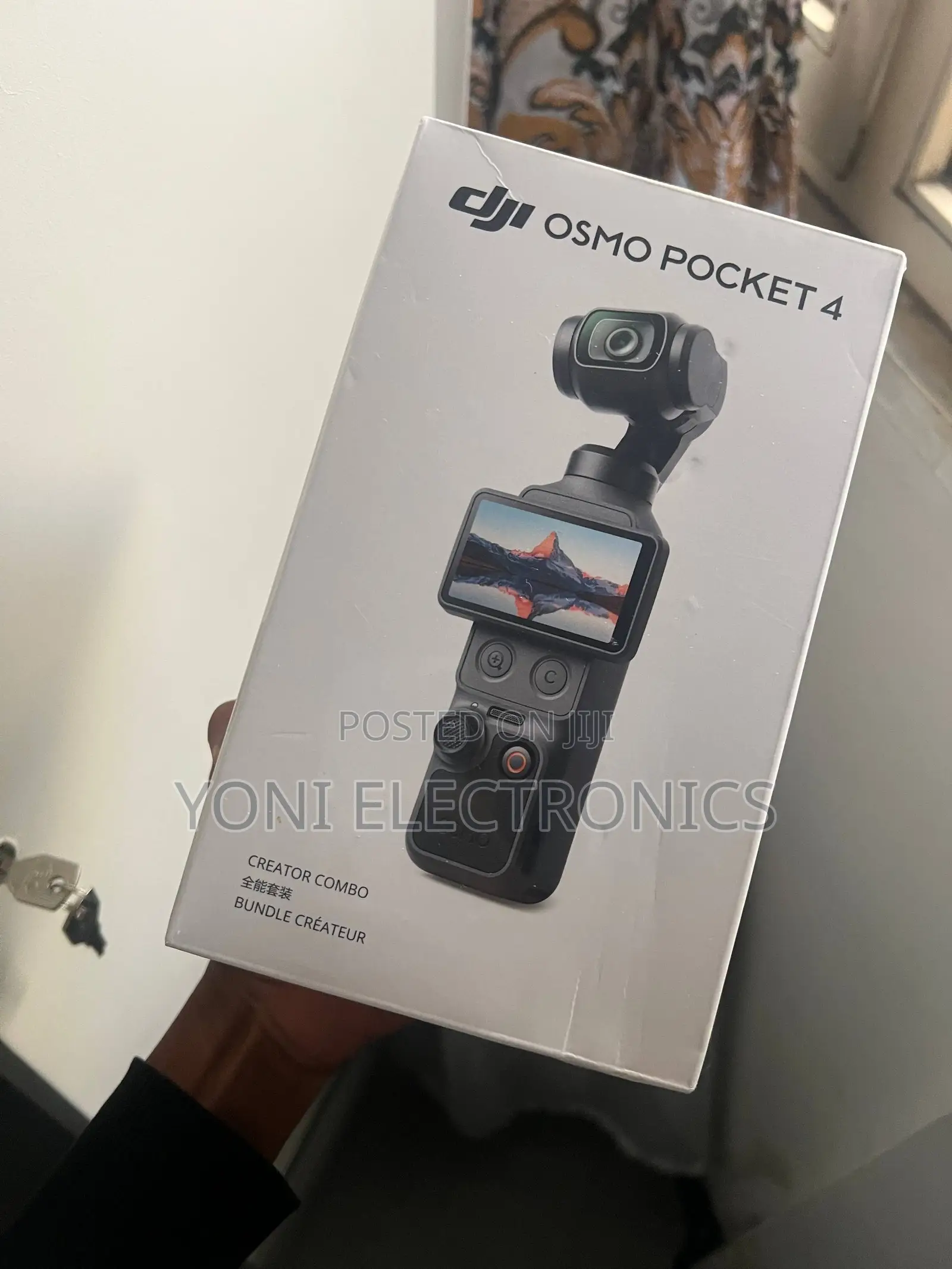 DJI Osmo Pocket 4 Creator Combo
