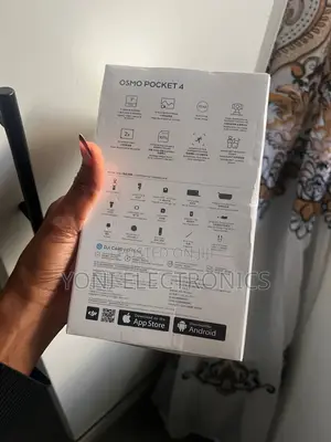 DJI Osmo Pocket 4 Creator Combo