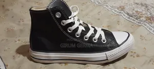 Small Used All Star Converse Shose
