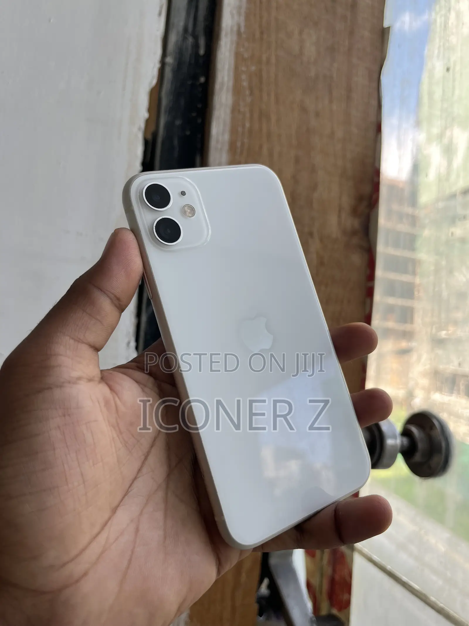 New Apple iPhone 11 128 GB White
