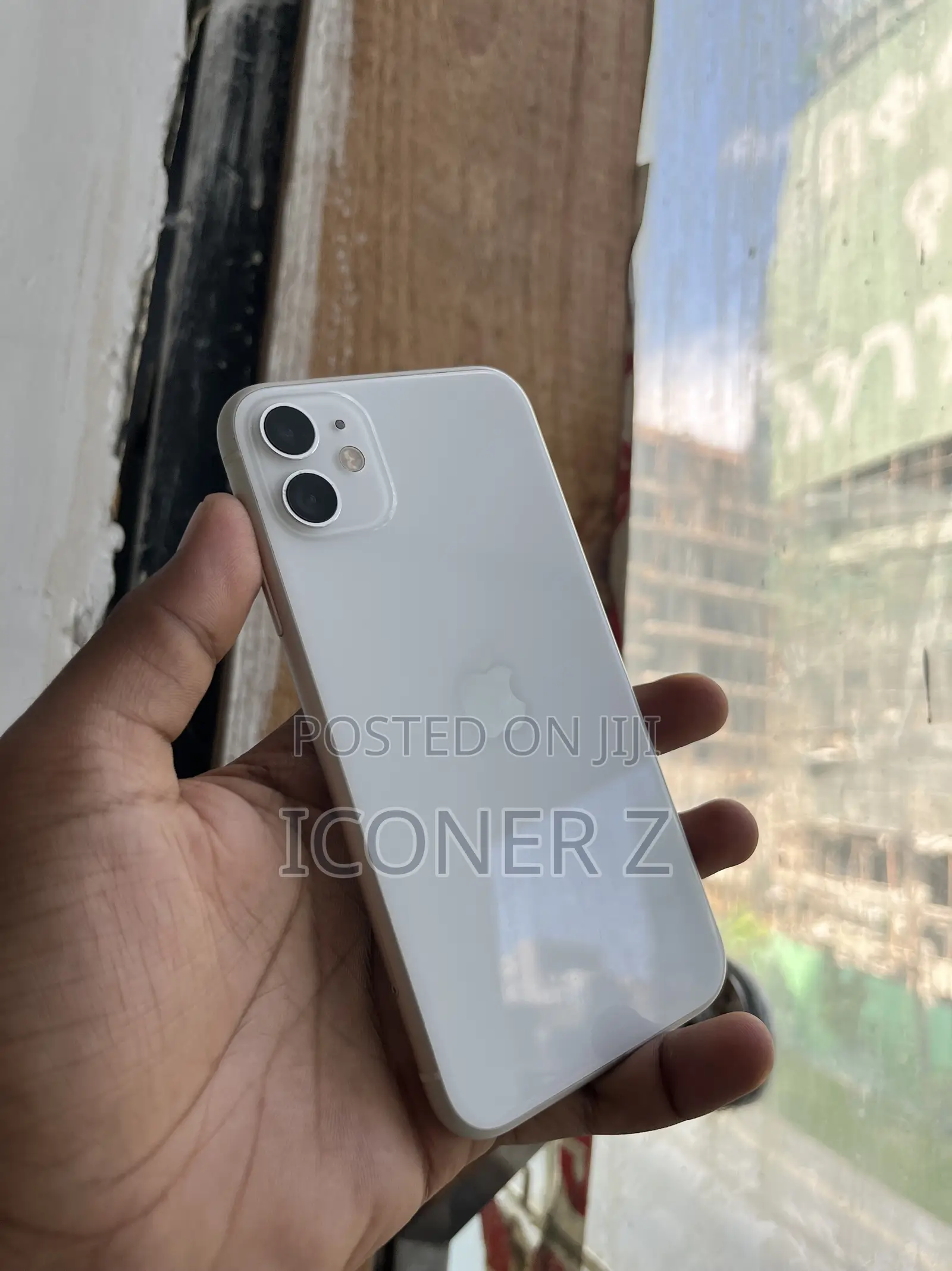 New Apple iPhone 11 128 GB White