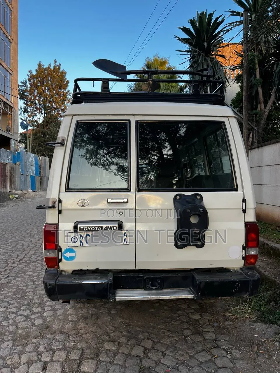 Toyota Land Cruiser 2011 White