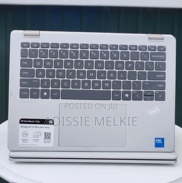 New Laptop HP OmniBook 5 Flip 16GB Intel Core i7 SSD 512GB
