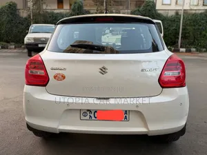 Suzuki Swift 2022 White