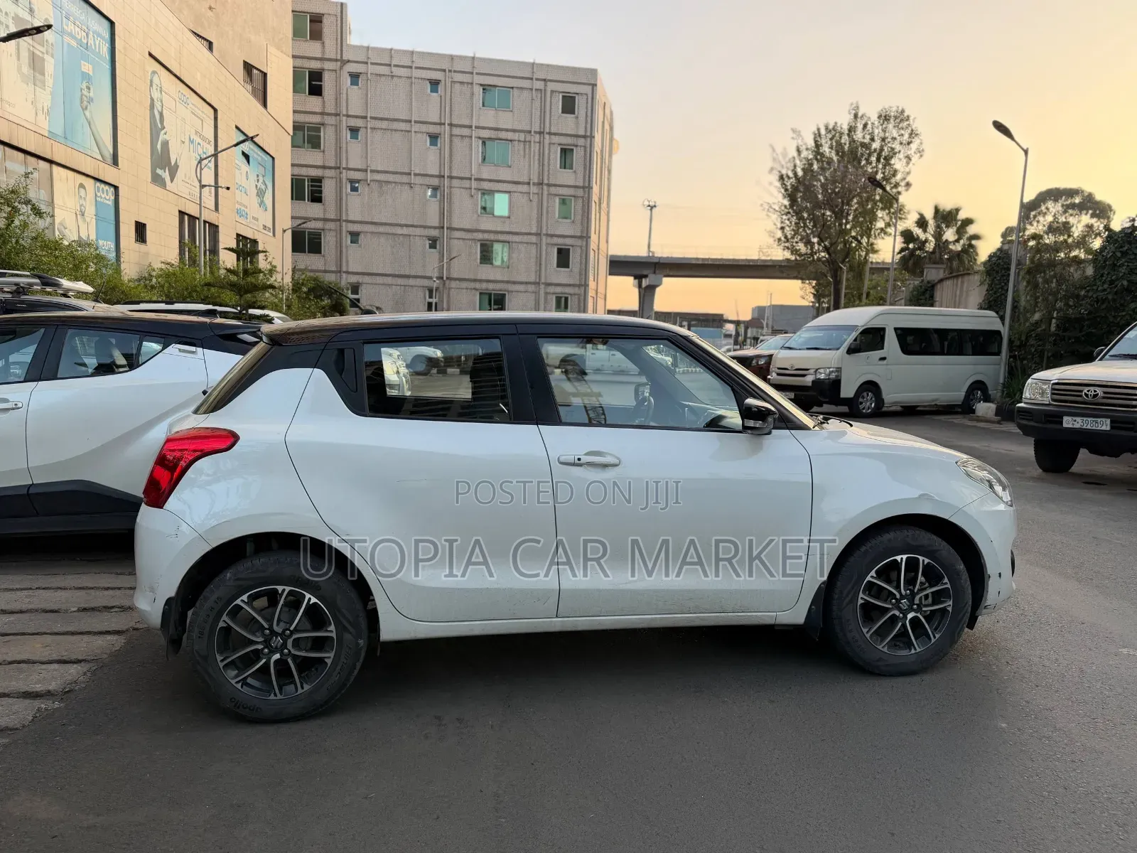 Suzuki Swift 2022 White
