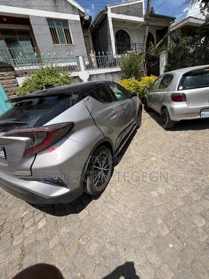 Toyota C-HR 2017 Silver